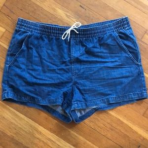 Blue Jean shorts with elastic waist!